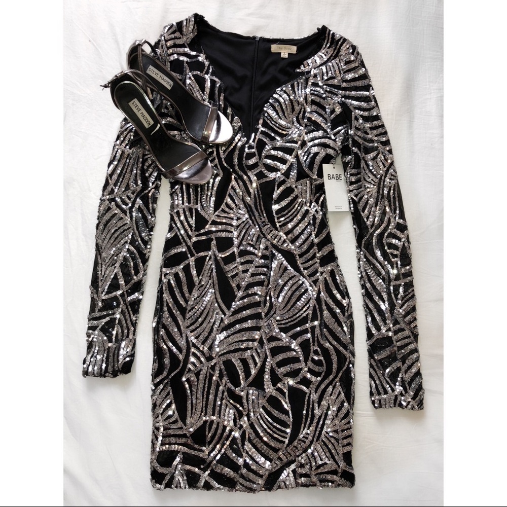 🖤Beautiful Sequin Long Sleeve Dress.
